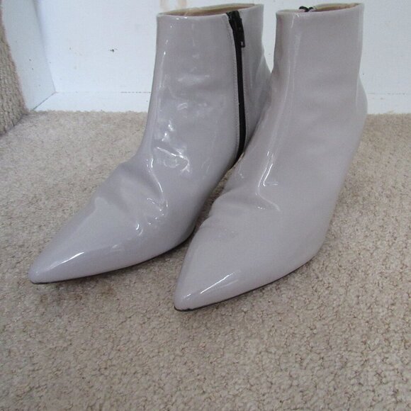 Nordstrom Signature Patent Leather Ankle Boots White Grey Size 9 EUC Like New - Picture 2 of 7